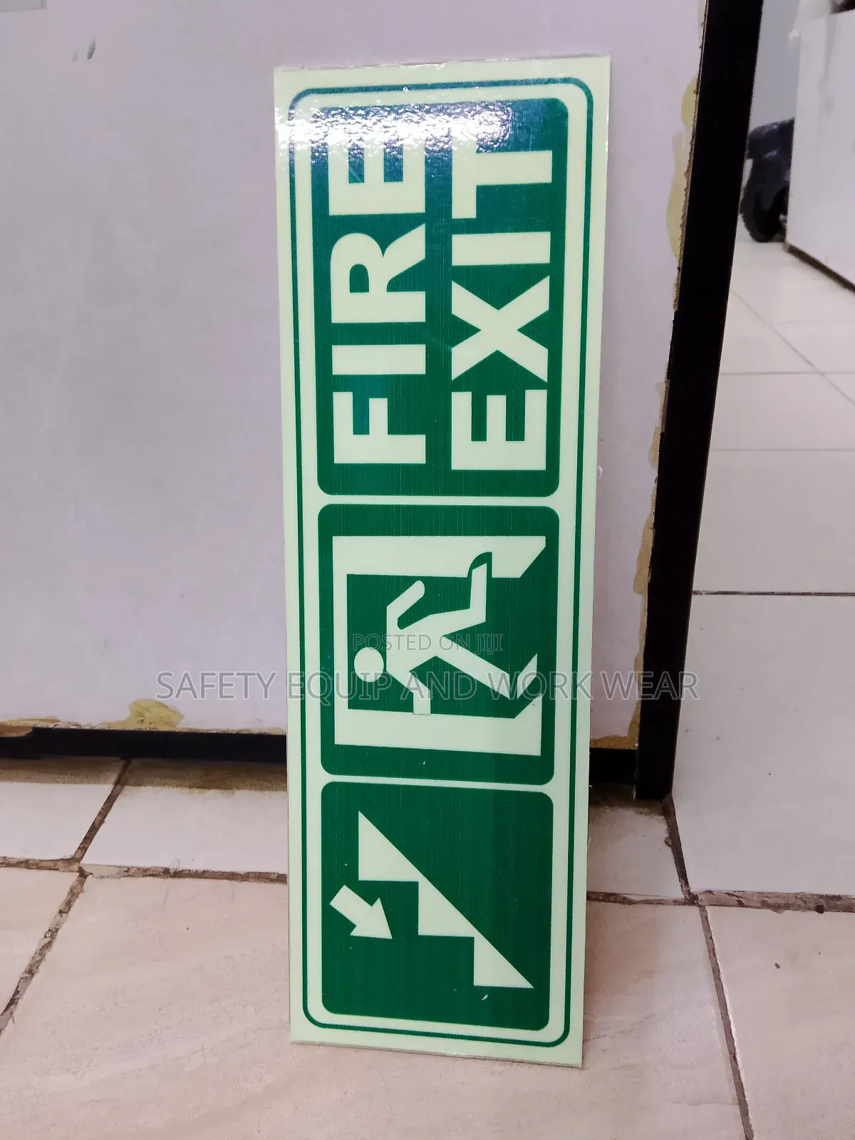 Fire Exit Sign (Non-reflective)
