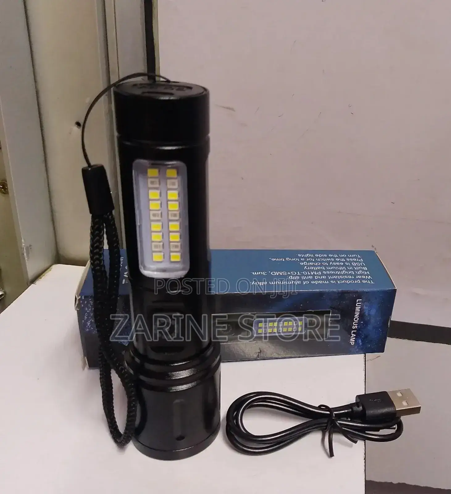 Rechargeable Zooming Flashlight Torch