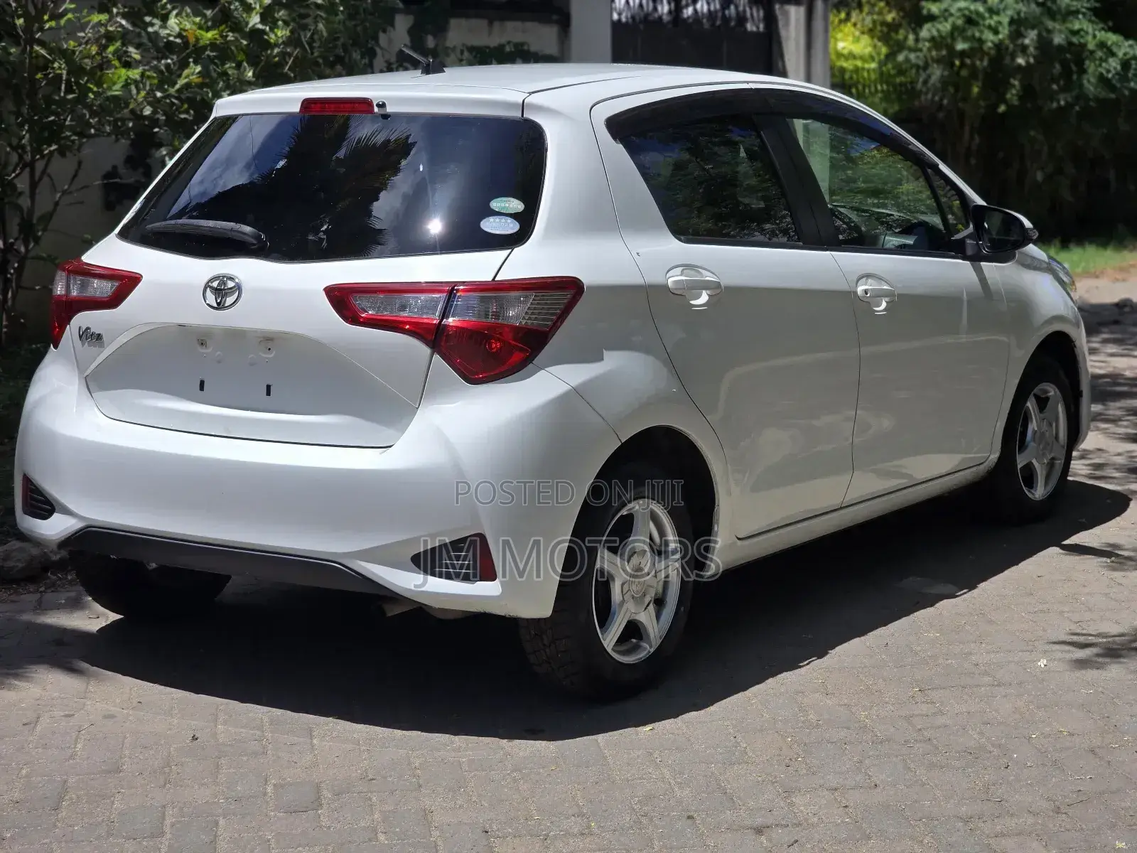 Toyota Vitz 2017 Off white