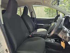 Toyota Vitz 2017 Off white
