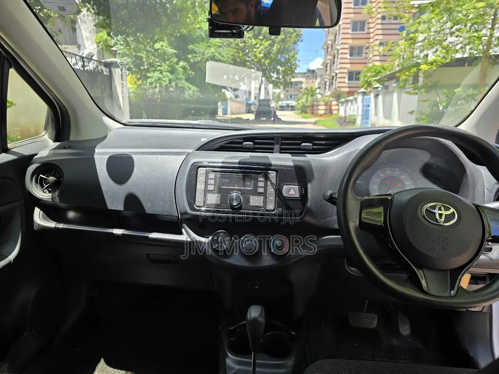 Toyota Vitz 2017 Off white