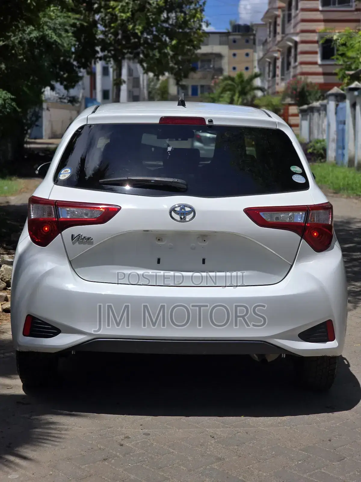Toyota Vitz 2017 Off white
