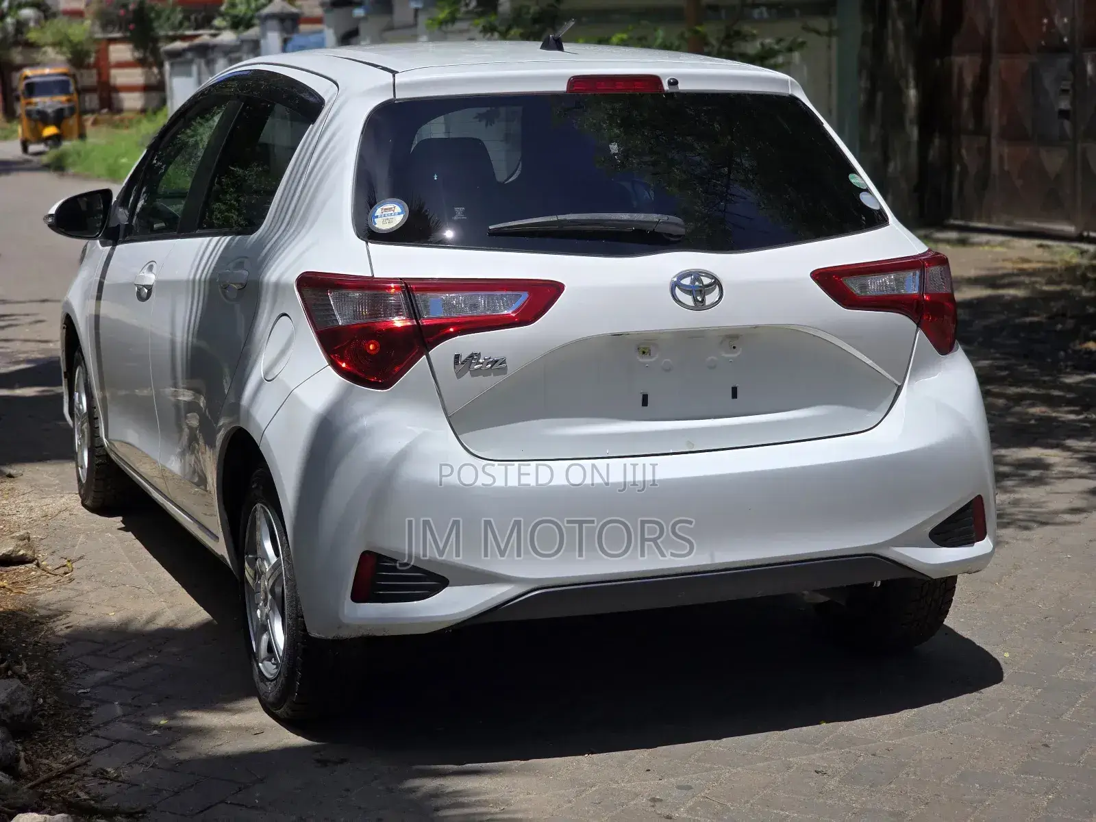 Toyota Vitz 2017 Off white