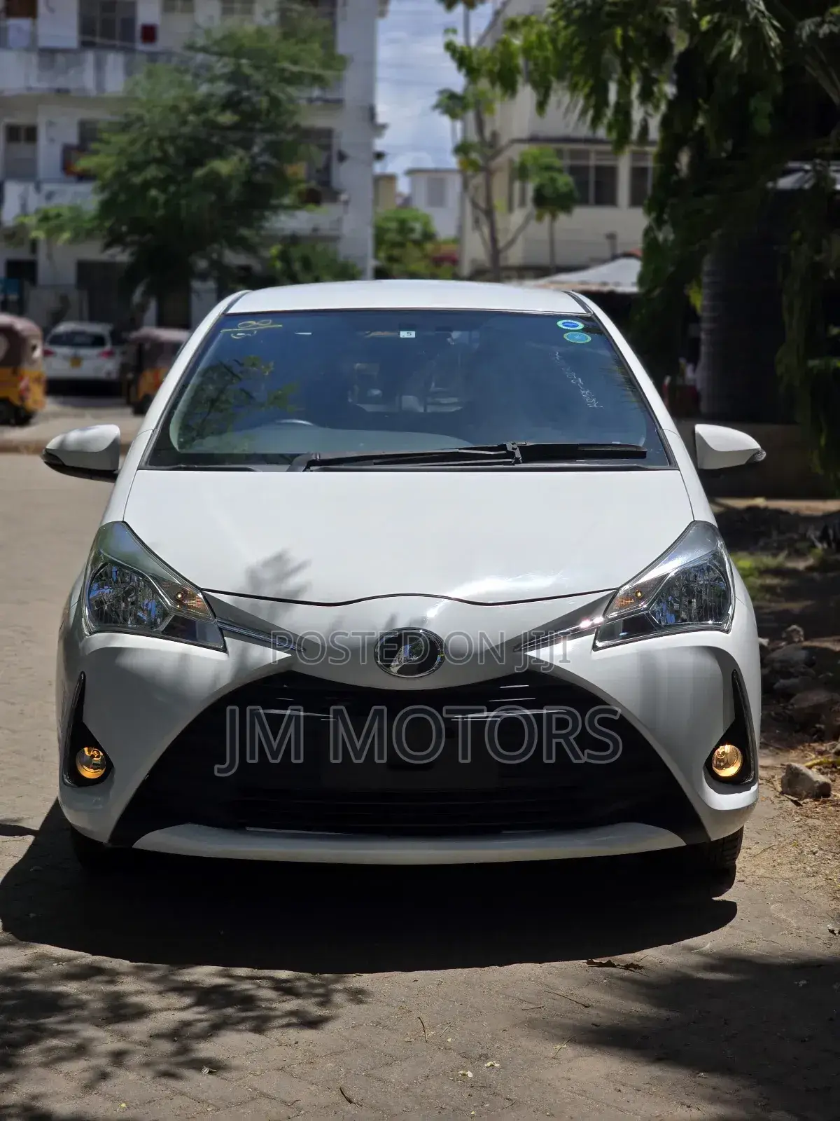 Toyota Vitz 2017 Off white