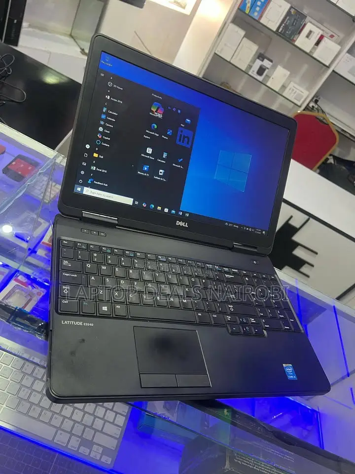 Laptop Dell Latitude 5540 8GB Intel Core I5 SSD 256GB