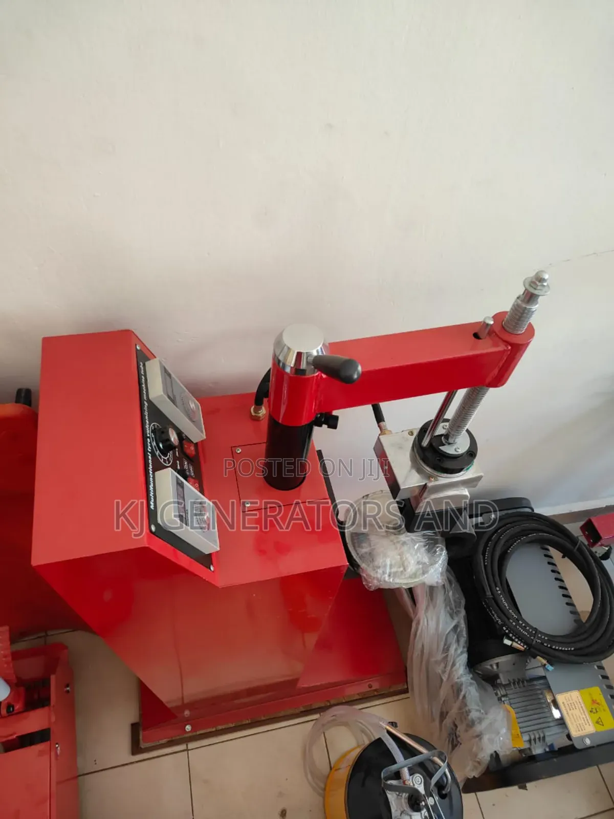 Red Big Vulcanizing Machine
