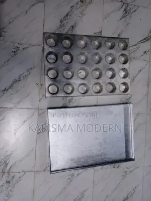 Queen Cakes Trays Combined