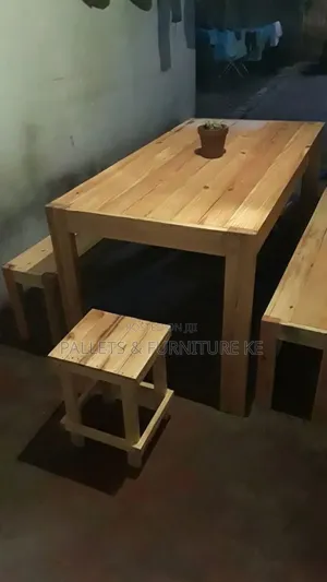 Customized Pallet Table And Bench