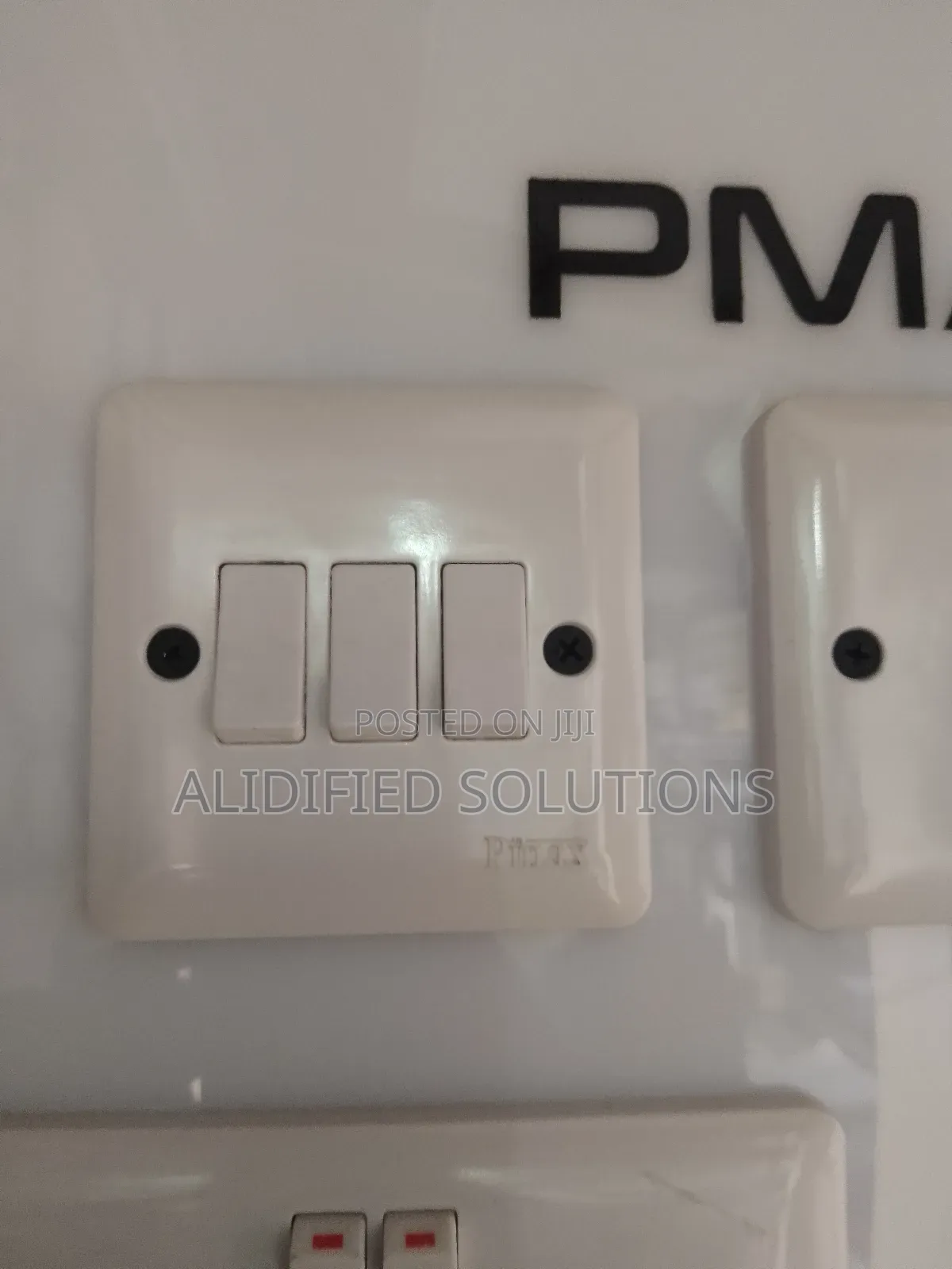 3gang Switch<>Powermax White Range