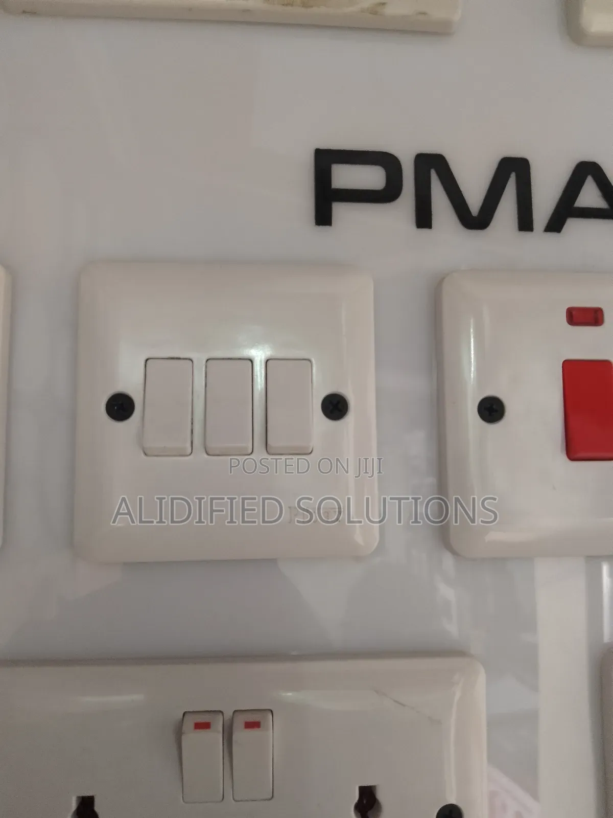 3gang Switch<>Powermax White Range