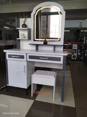 Executive Big Dressing Table With Sliding Mirror