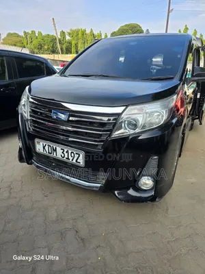 Toyota Noah 1.8 FWD Hybrid (7 seater) 2017 Black