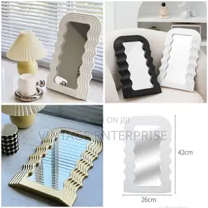 Table Top Wavy Mirror
