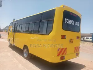 Isuzu NQR 2016 Yellow