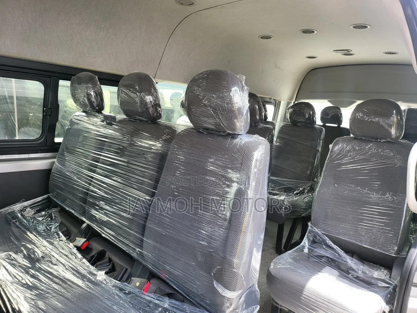 Toyota HiAce 2017 Silver