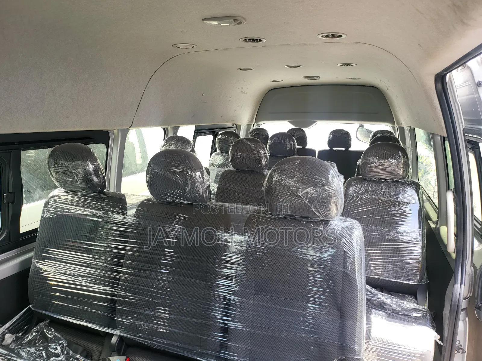 Toyota HiAce 2017 Silver