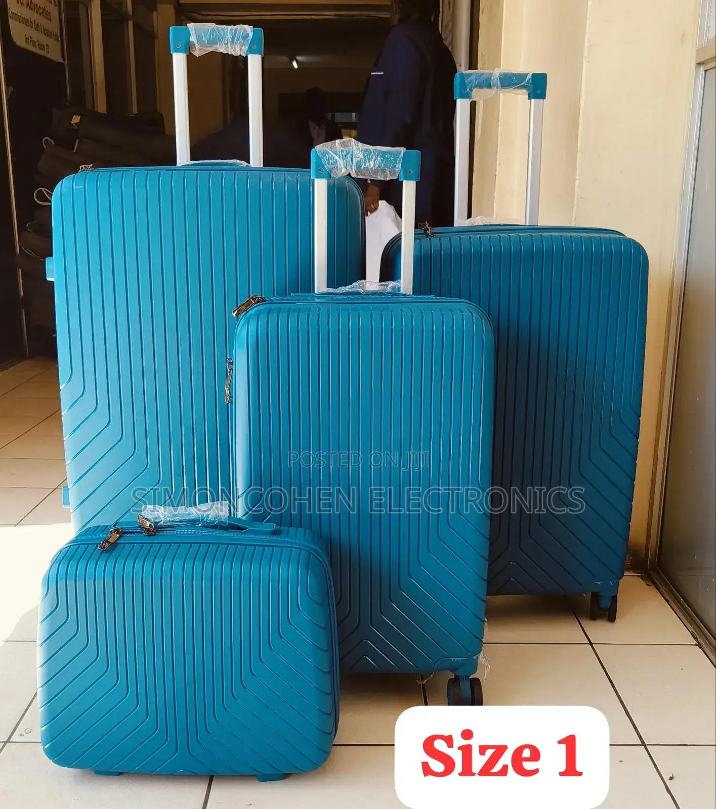 4 in 1 Luxurious Unbreakable Suitcase