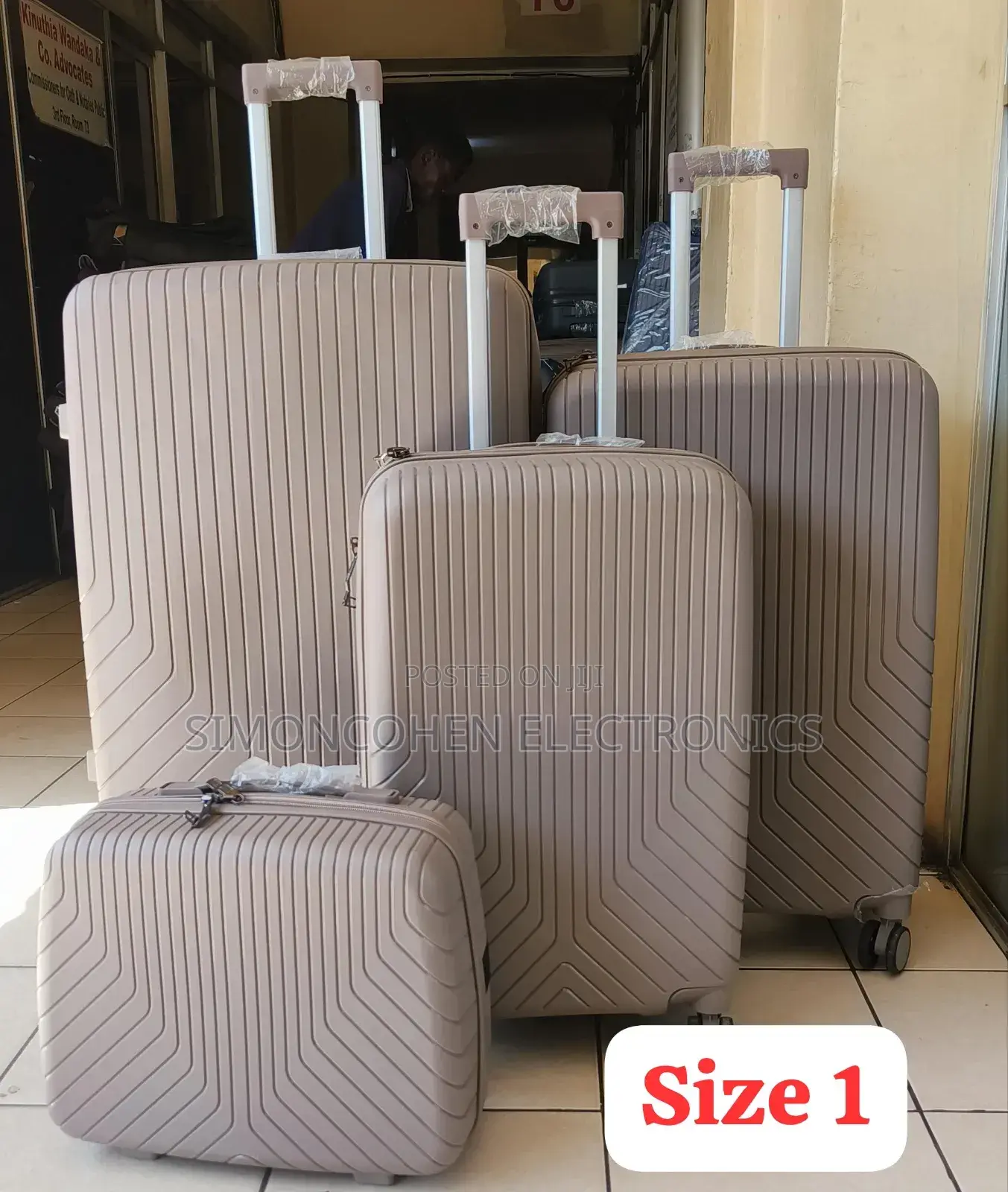4 in 1 Luxurious Unbreakable Suitcase