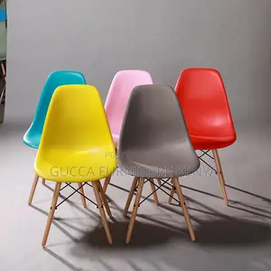 Home Chairs: Innovative Eames Decor Plastic Coffee Chair