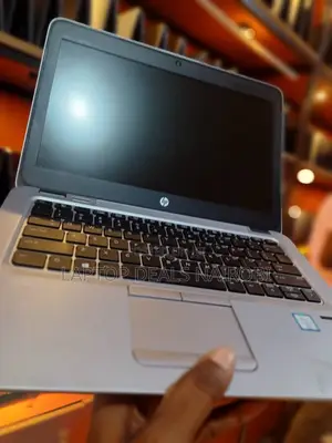 Laptop HP EliteBook 820 G3 8GB Intel Core I5 HDD 500GB