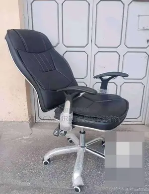 Office Chairs:Leather Generic Layback Swivel Executive Chair