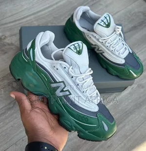 New Balance 1000 Sneakers