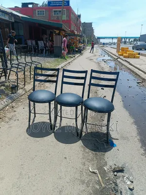 Black Flat Chairs for Restaurant