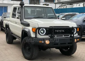 Toyota Land Cruiser 2018 White