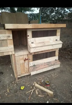 The Cluck Cabin/Pallet Coop