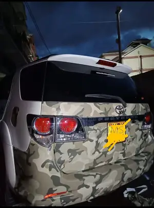 Carbon Fibre, Sticker Bomb, Contact Paper and Vinyl Car Wraping