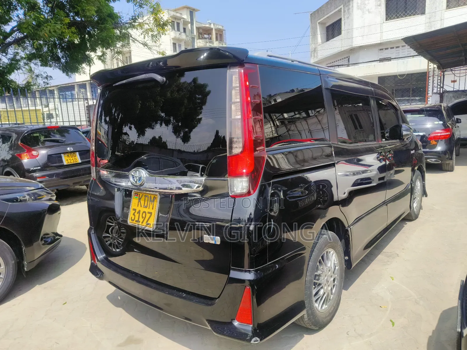 Toyota Noah 2017 Black