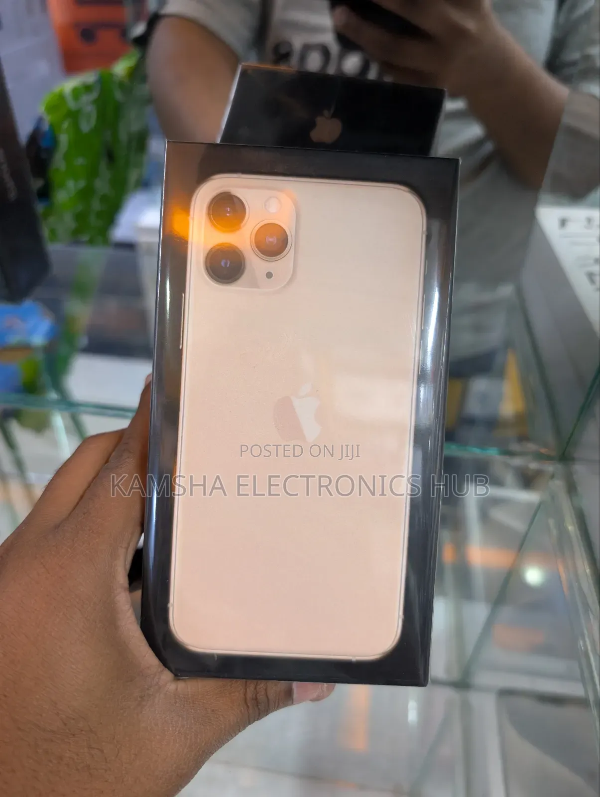 New Apple iPhone 11 Pro 256 GB Gold