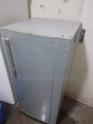 Von Hotpoint 190L Fridge