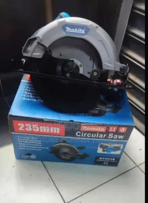 Makita 9 " Circular Saw With Blade