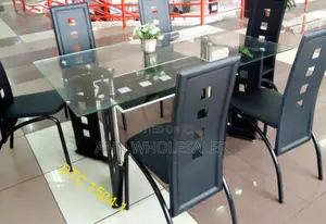 Executive 6 Sitter Glass Dinning Table With Leather Seat D6