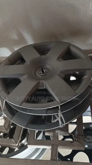 Toyota Hiace 7 L Wheel Cap