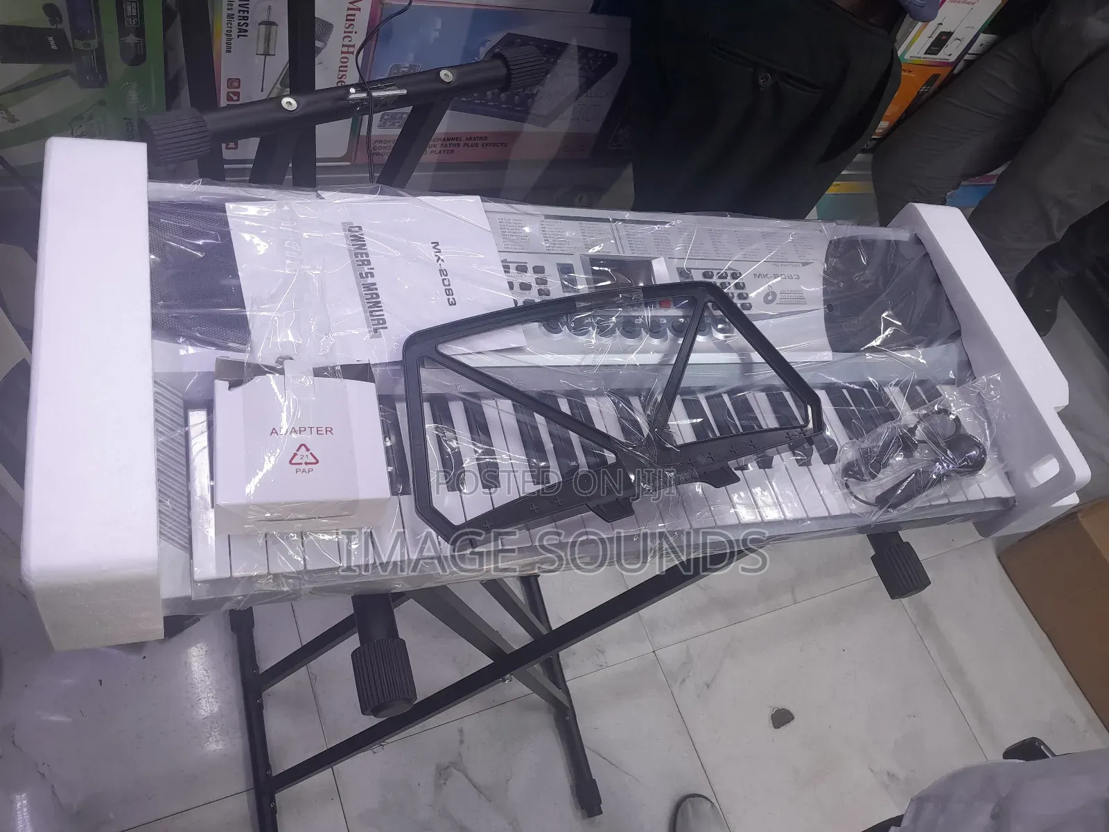 54 Keys Teaching-Type Electronic Keyboard.