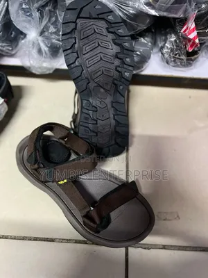 Brown Men's Quality Breathable Open Shoes