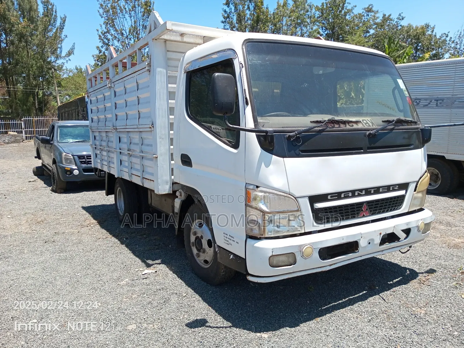 Mitsubishi Canter 2002 White