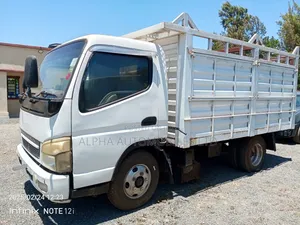 Mitsubishi Canter 2002 White