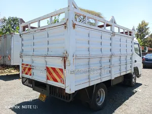 Mitsubishi Canter 2002 White