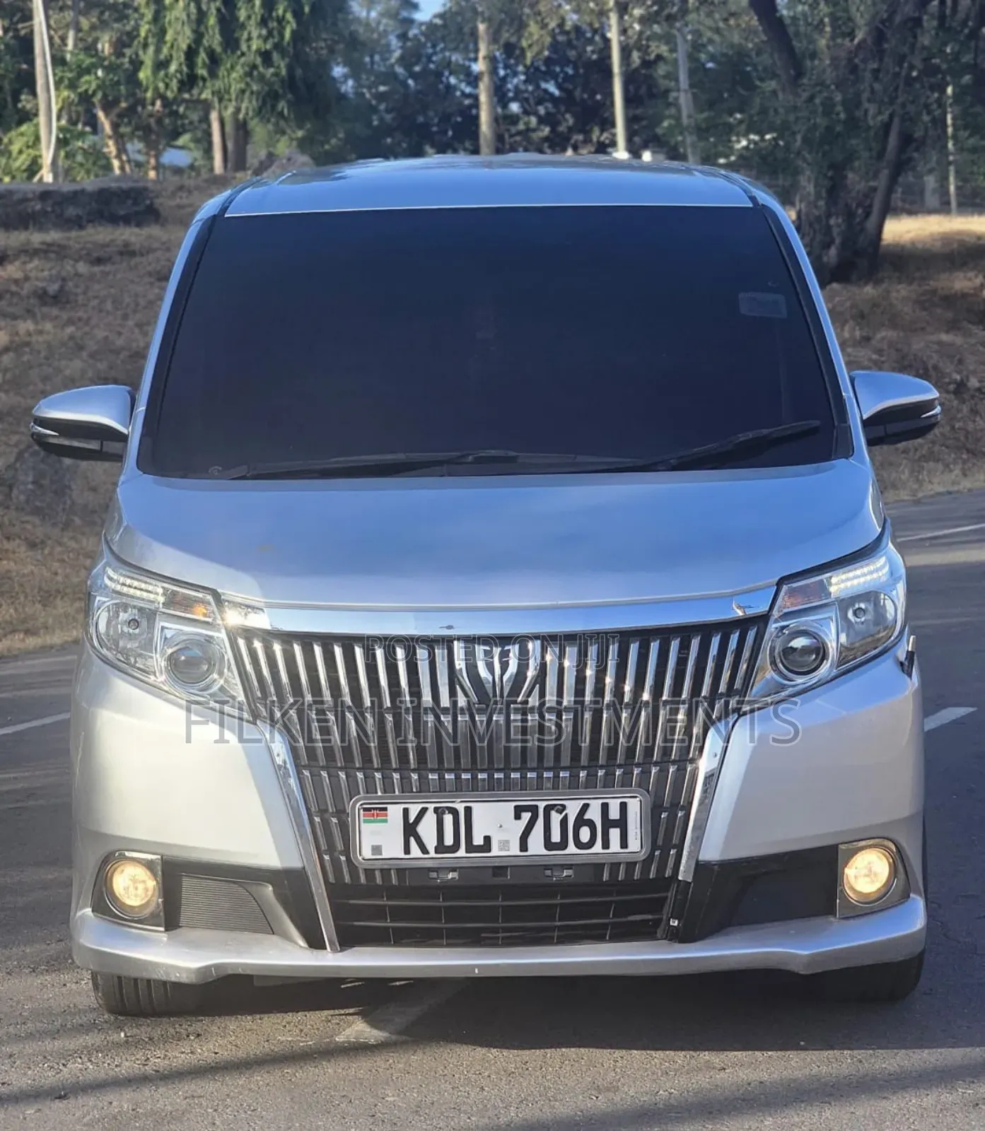 Toyota Voxy 2016 Silver