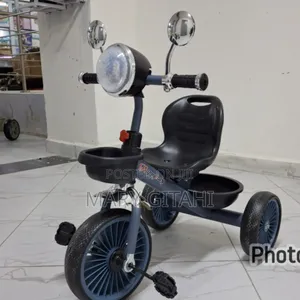 Tricycle Black With Sidem Mirrors