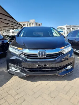 Honda Fit Shuttle 1.5 Hybrid 2WD 2018 Black