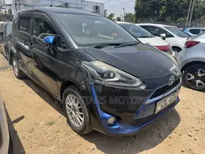 Toyota Sienta 1.5 AWD 2015 Black