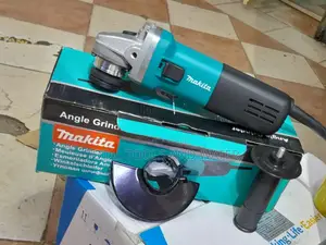 Makita Angle Grinder 4.5 Inches 850 Watts Disc Holder