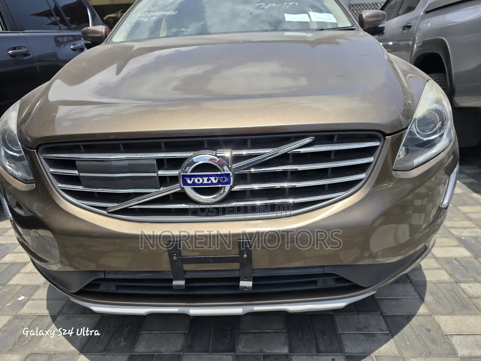 Volvo XC60 2017 Gold