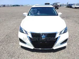 Toyota Crown 2018 White