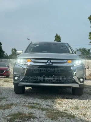 Mitsubishi Outlander 2018 Gold