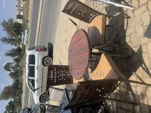 Brown Marble Table And Restaurant Brown Chairs